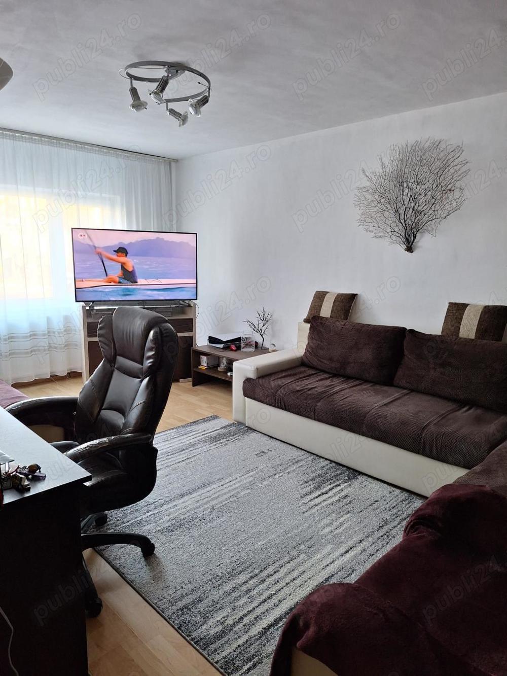 Vand apartament 3 camere