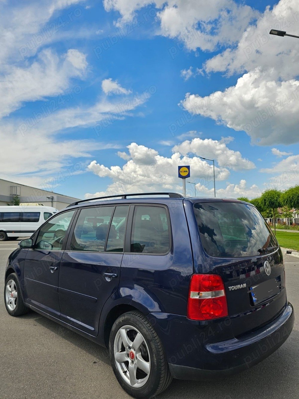 Vând Volkswagen touran