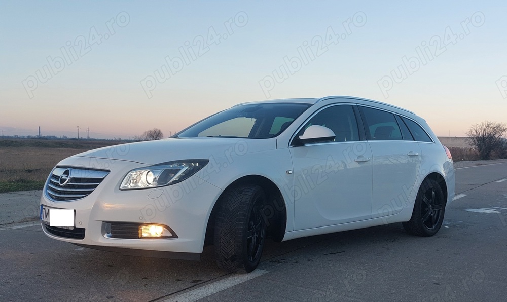 Opel Insignia 2.0 Turbo benzina 220 cp 4x4 km putini multe dotari