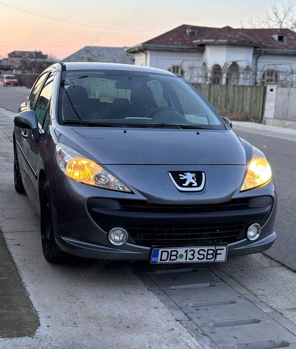 Vând Peugeot 207