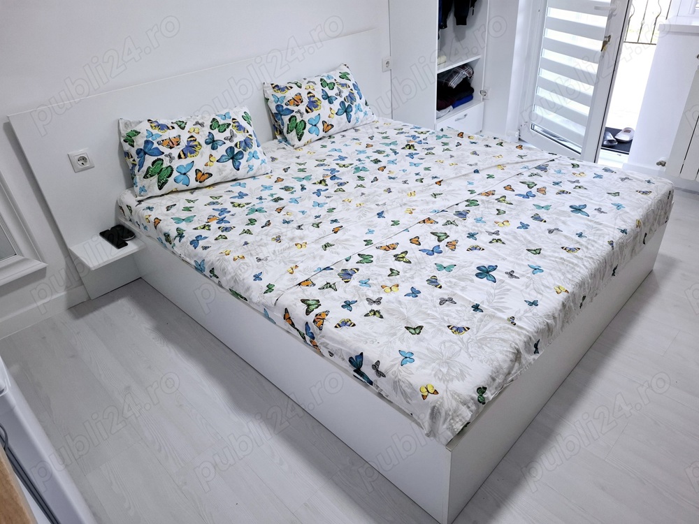 Pat cu saltea si polite 190x160x20 cm+protectie saltea+lenjerie de pat