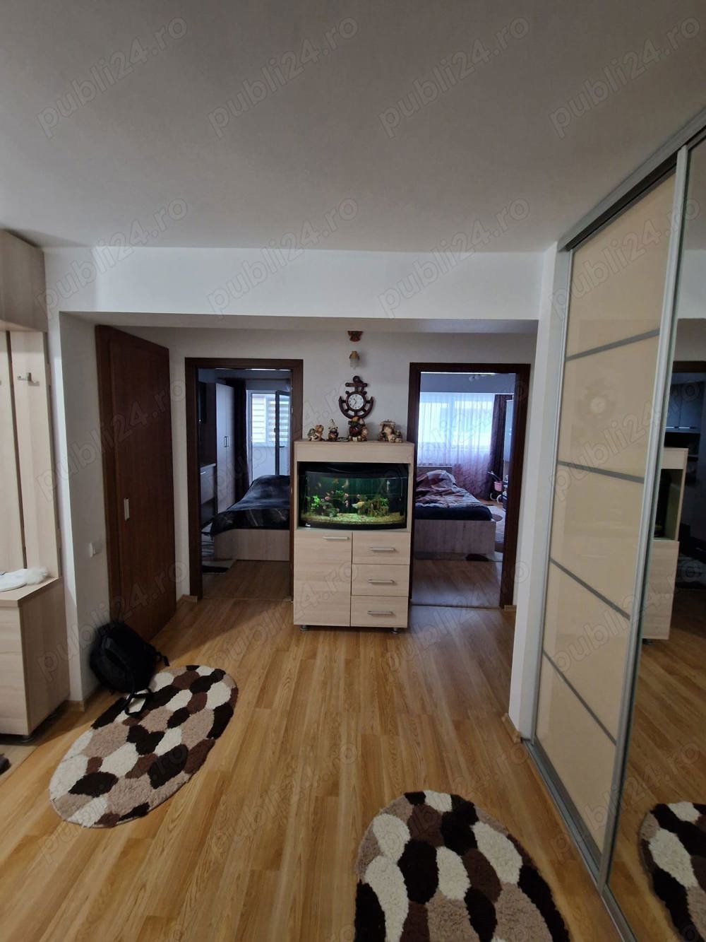 Vând apartament cu 3 camere complet mobilata 