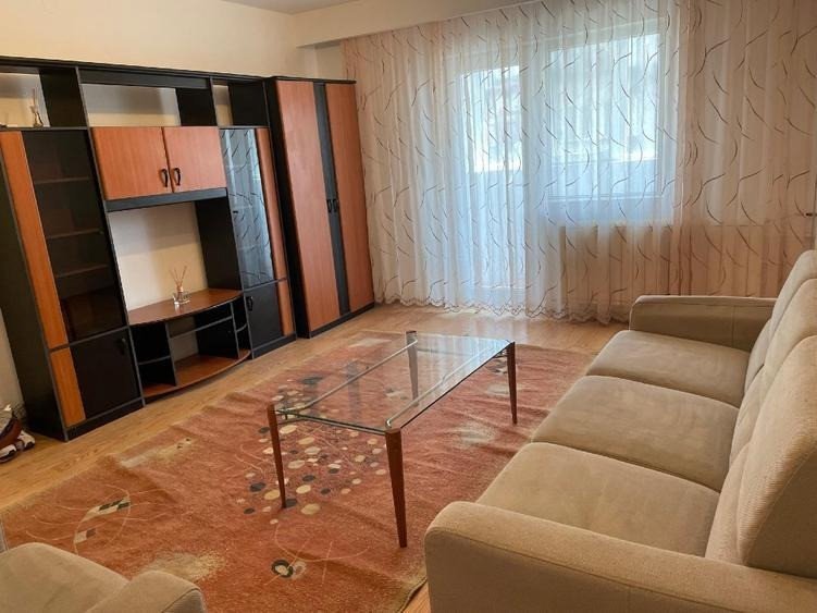 Apartament de 2 camere, 50 mp, decomandat, zona Nerva Traian 