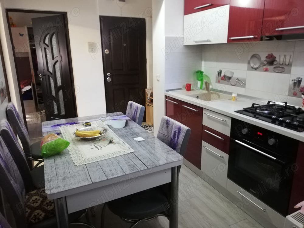 Apartament 3 camere Piata Neamț de vânzare