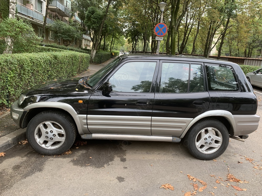 Toyota RAV 4, cutie automată, benzină