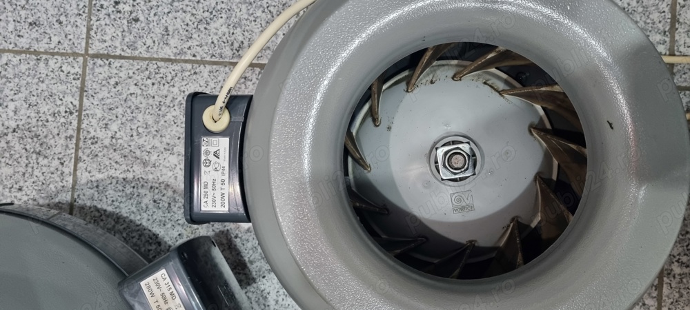 Ventilator centrifugal, axial