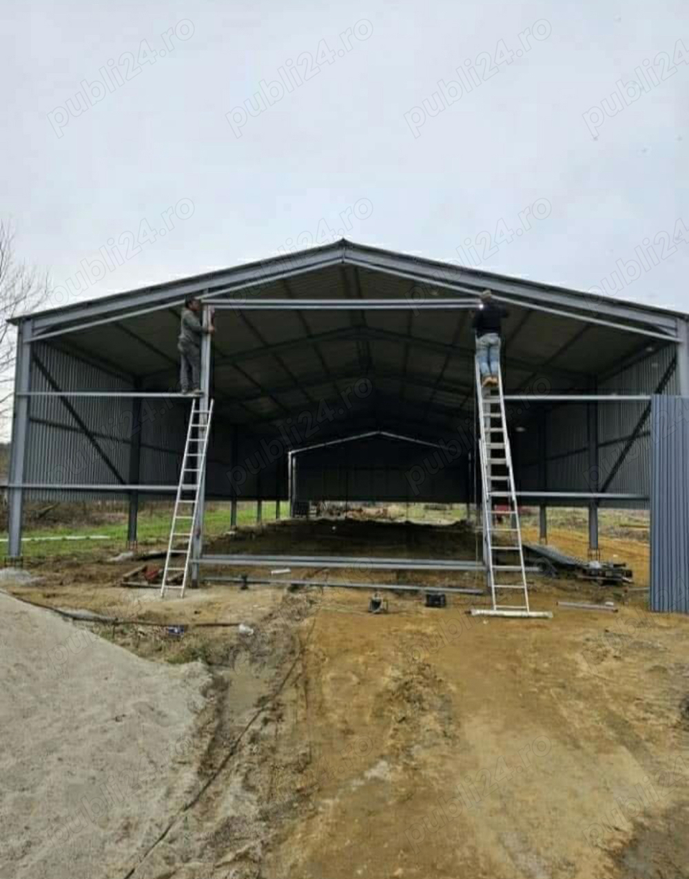 Vând hală metalică de pe stoc