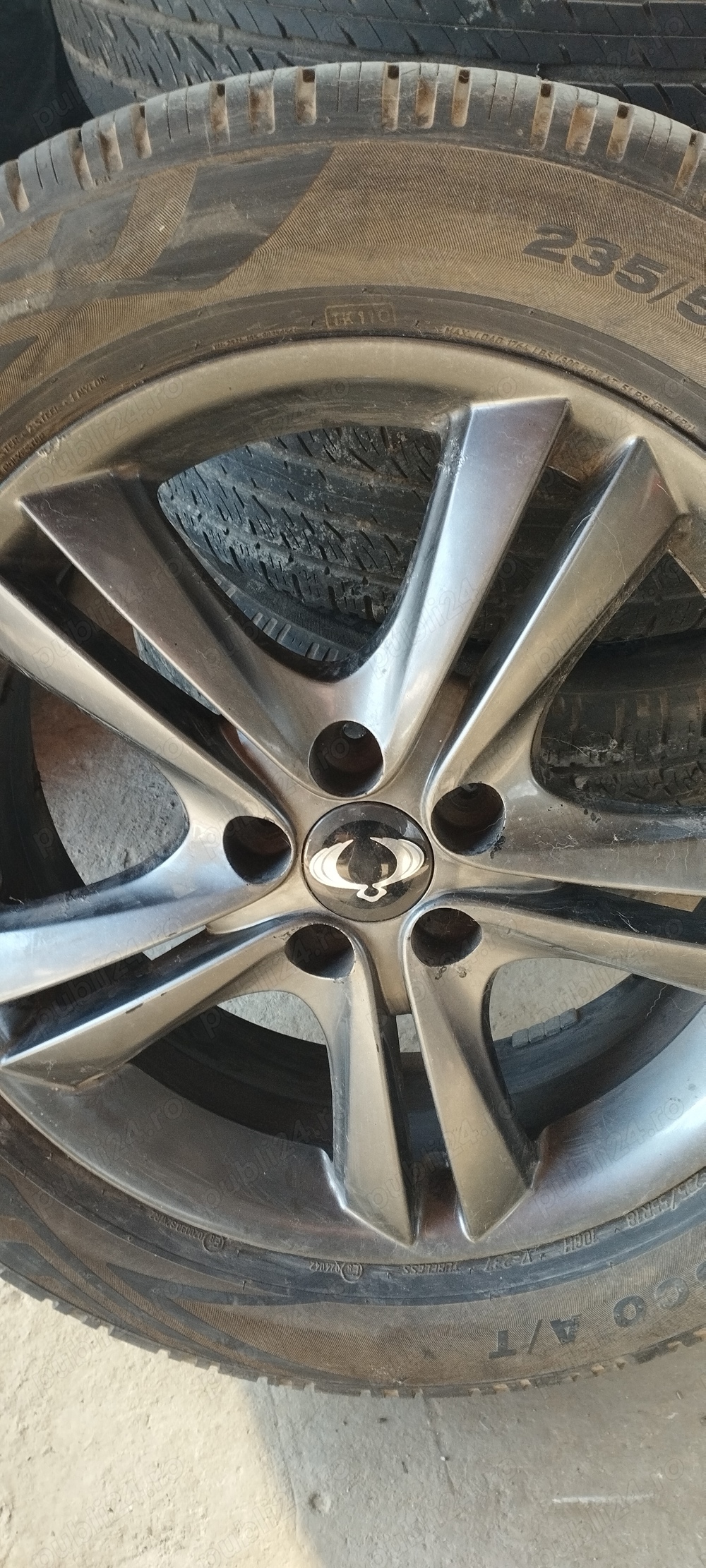 Vând jante aliaj echipate cu anvelope de vara 235/55/R18, jantele au 18x6,5J ET-43