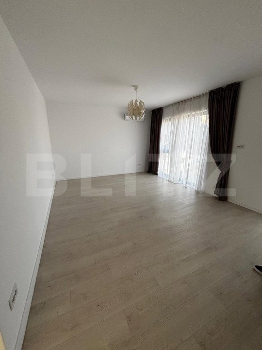 Apartament 2 camere, cu loc de parcare in curte, zona centrala 