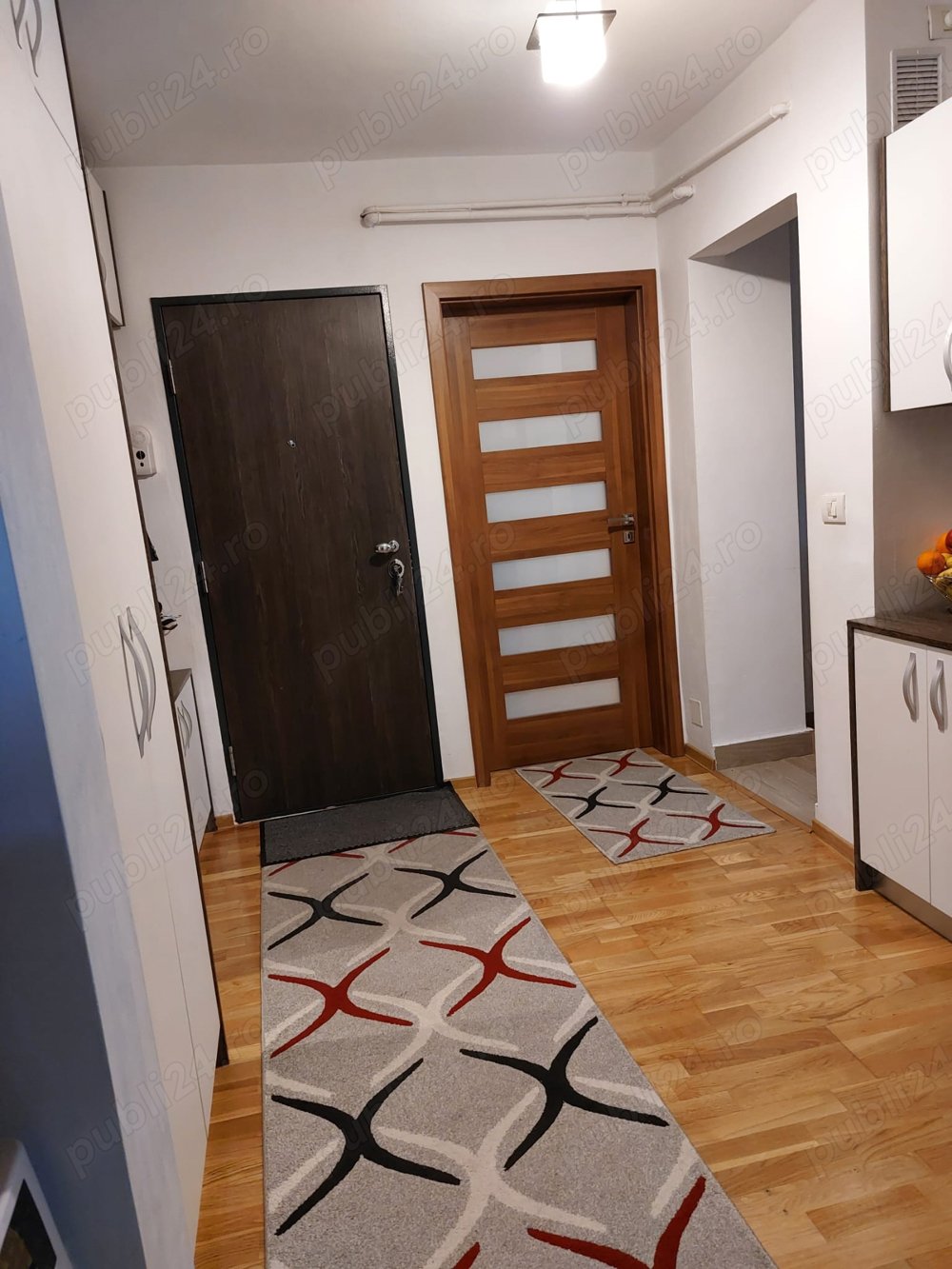 Inchiriez apartament 2 camere - Miron Costin Arad