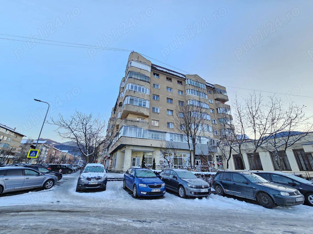 Apartament decomandat cu 3 camere in Noua