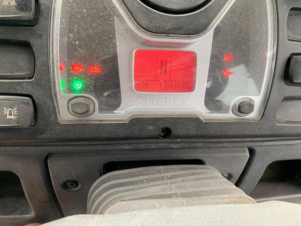 Inchiriez sau se vinde doua buldoexcavatoare