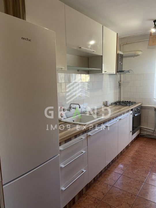 Apartament 3 camere,BALCON,Parcare,Zona Zorilor