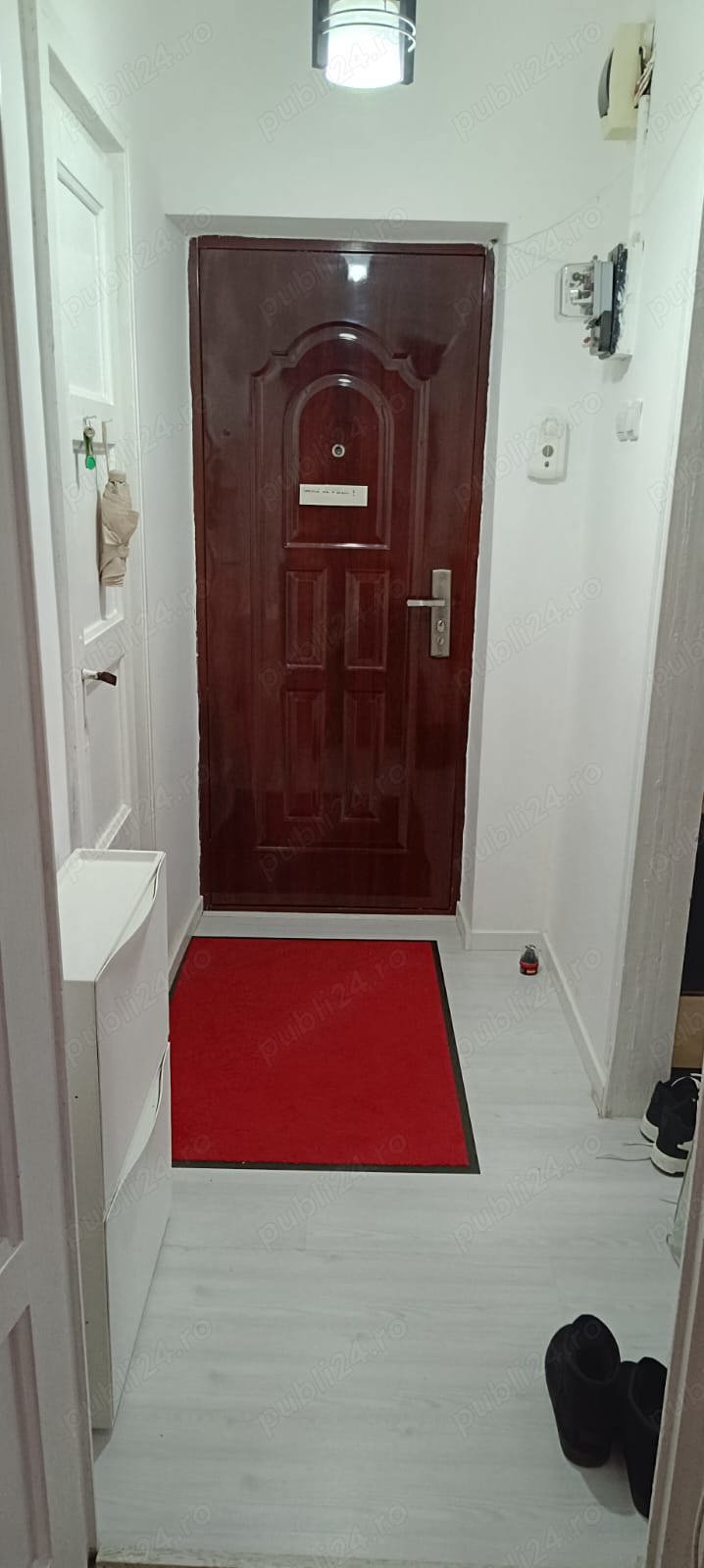 Închiriez apartament 