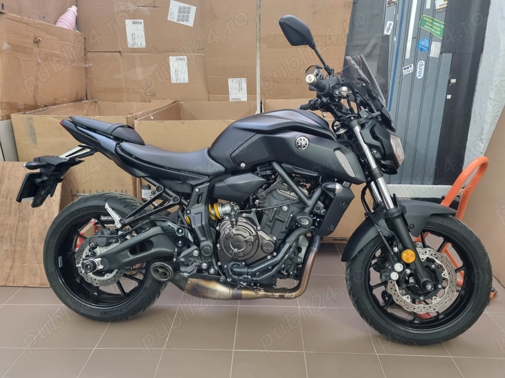 Yamaha MT-07 Black 2020 Ohlins Akrapovic 