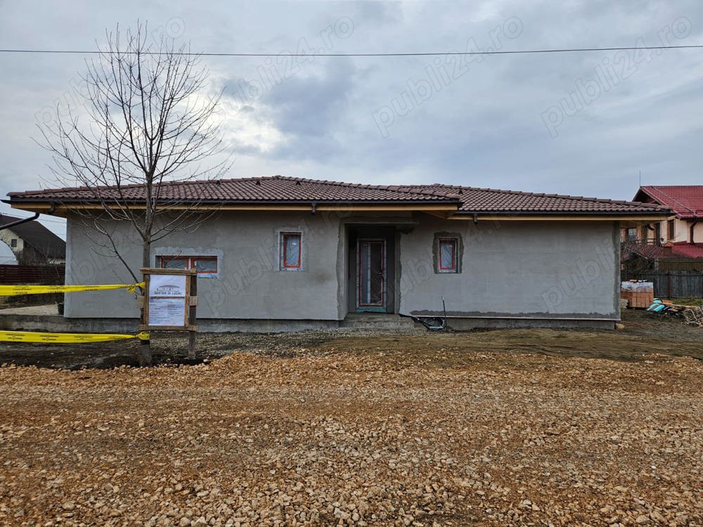 Casa solid construita intrare Bod din Sanpetru