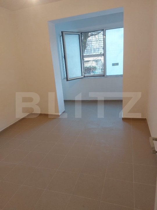 Spatiu comercial, cu 2 incapere, 80 mp, zona centrala