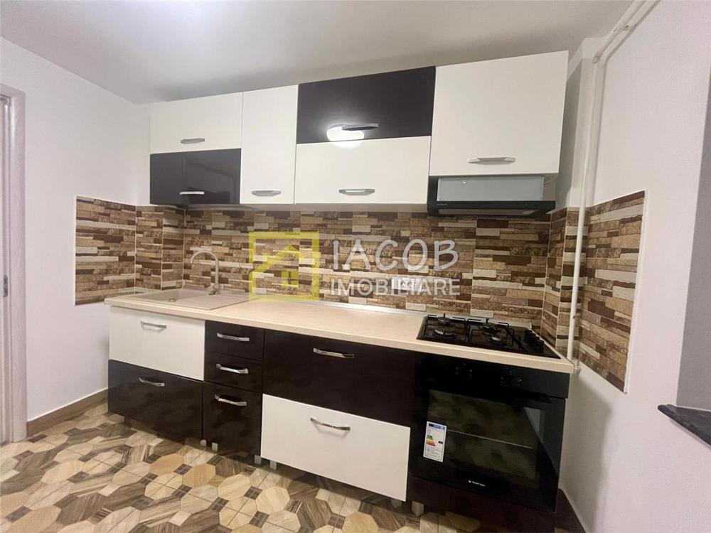 De vanzare apartament 2 camere, strada Mircea Eliade, Bacau