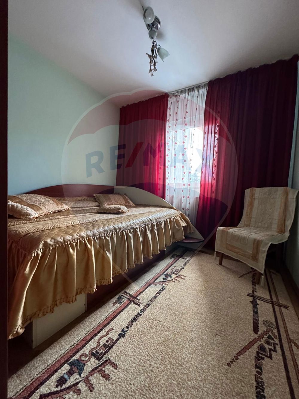 Apartament de închiriat+ loc de parcare, zona Vlahuta!