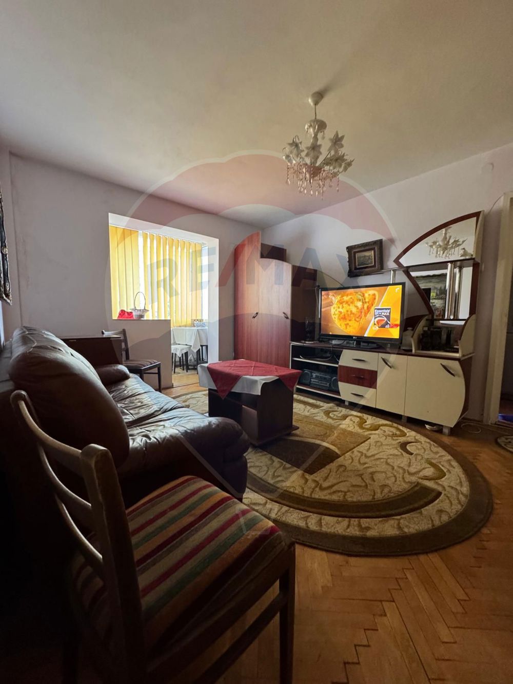 Apartament de închiriat+ loc de parcare, zona Vlahuta!