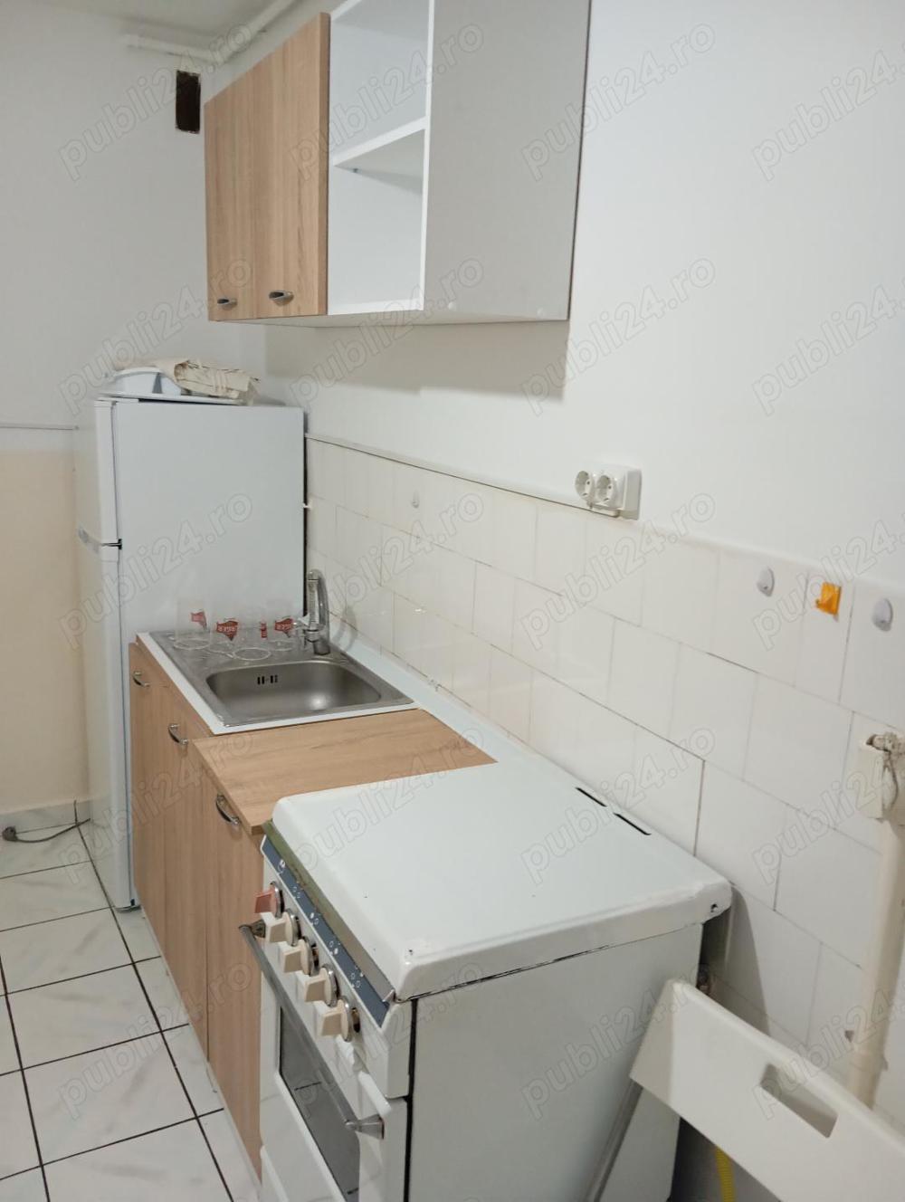 Apartament de inchiriat cu doua camere pe termen lung.