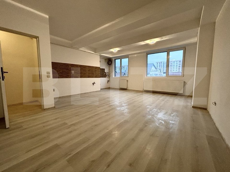 Apartament 2 camere, zona Tractoru