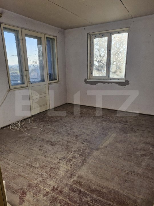 Apartament 2 camere, decomandat si curte Strada Zidarilor !!!