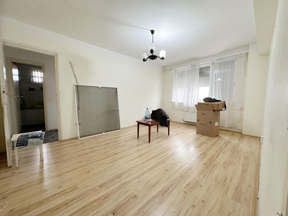 Apartament 3 camere semidecomandat ,62mp utili, etaj 6/7 -Ultracentral