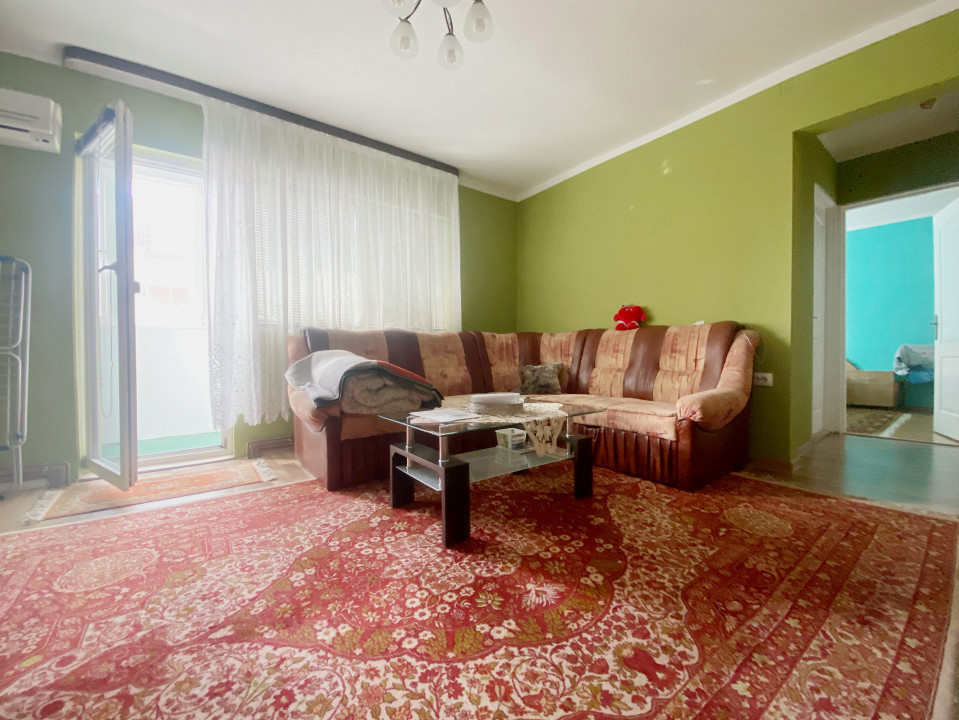 Apartament 3 camere, semidecomandat, 67mp, etaj 3/4, zona Dambovita