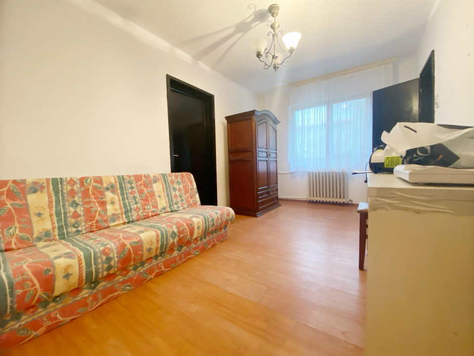 Apartament 2 camere, etaj 2/4, 33 mp utili, piata Doina-PERFECT PENTRU INVESTIT