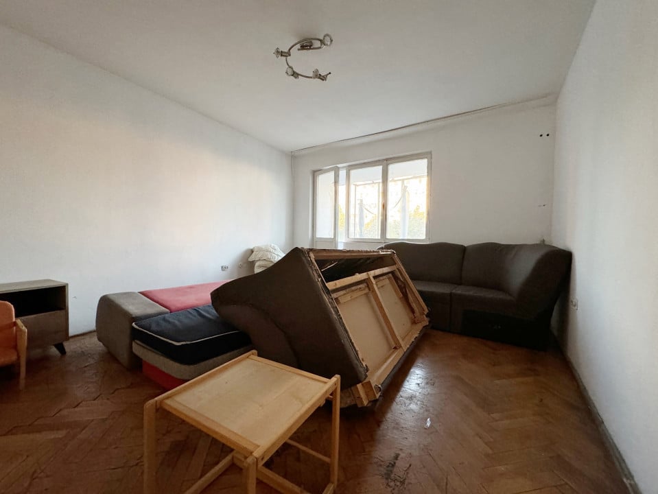 Apartament 3 camere decomandat,72mp utili,balcon 8mp -Sagului