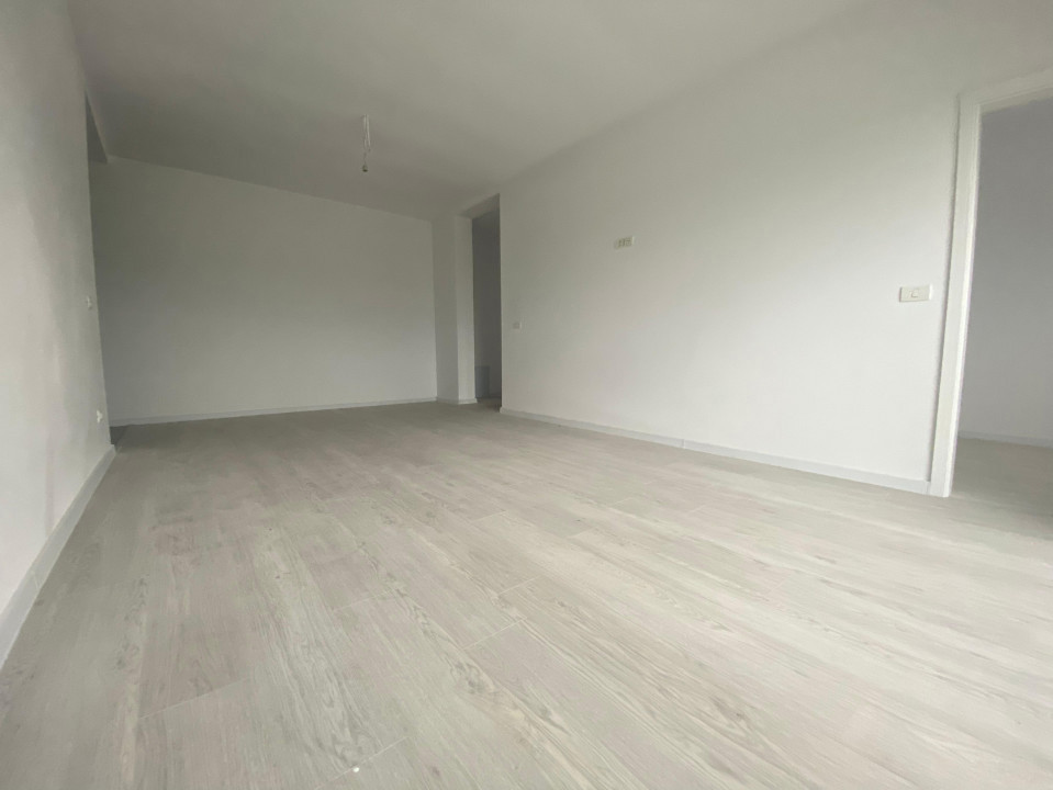 Apartament decomandat cu 2 camere, 52mp utili, etaj 1/3,  zona Mehala 