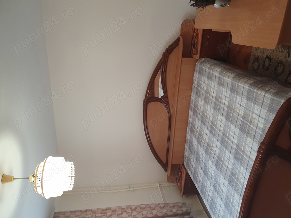 Apartament cu 3 camere de închiriere pe str Șelimbarului -Rogerius-Oradea