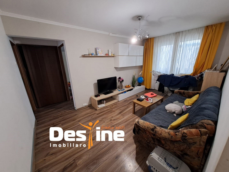 ALEXANDRU CEL BUN, apartament 3 camere, semidecomandat, 90.000 euro