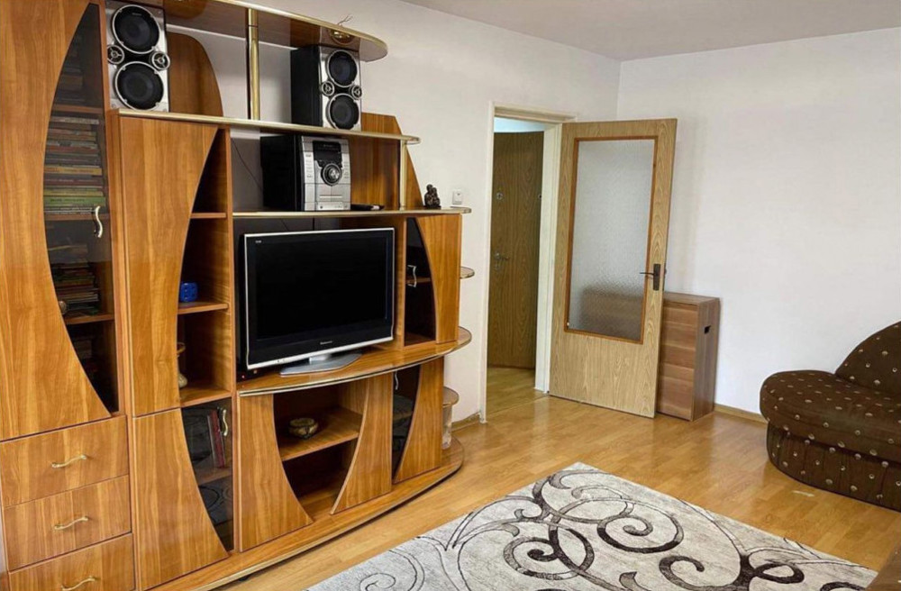 Apartament 3 camere, 80mp, decomandat, metrou, AC, Tineretului