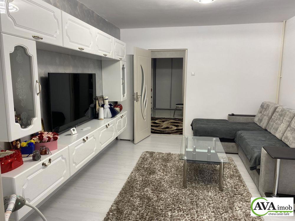 Apartament 3 decomandate , etaj 2 zona Orizont