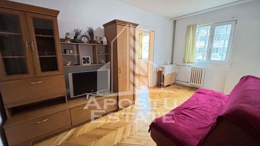 Apartament cu 2 camere, etaj intermediar, zona Sagului