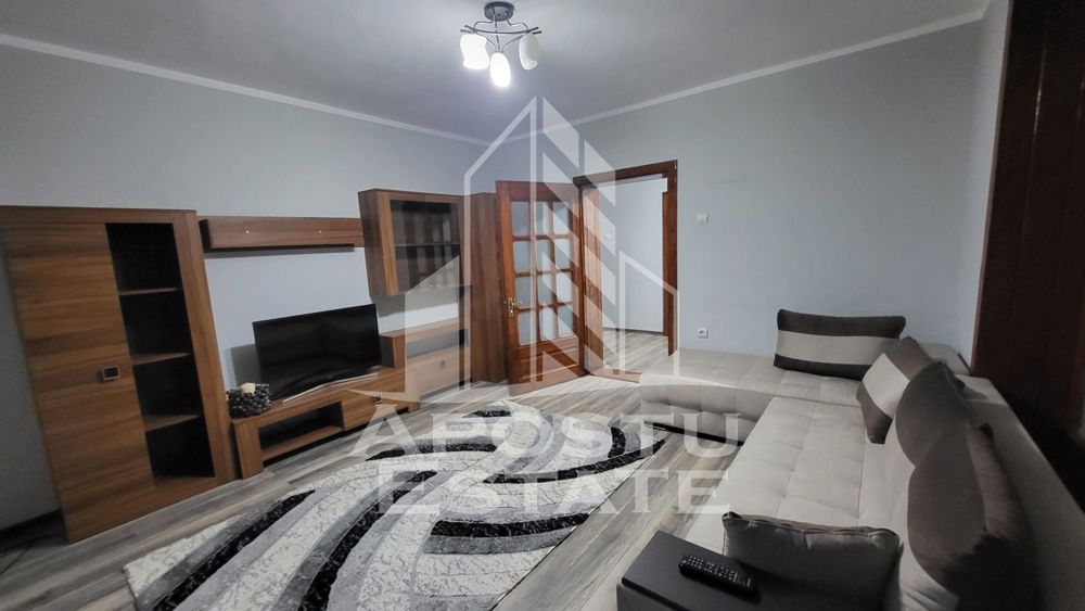 Apartament decomandat cu 3 camere,Calea Lipovei