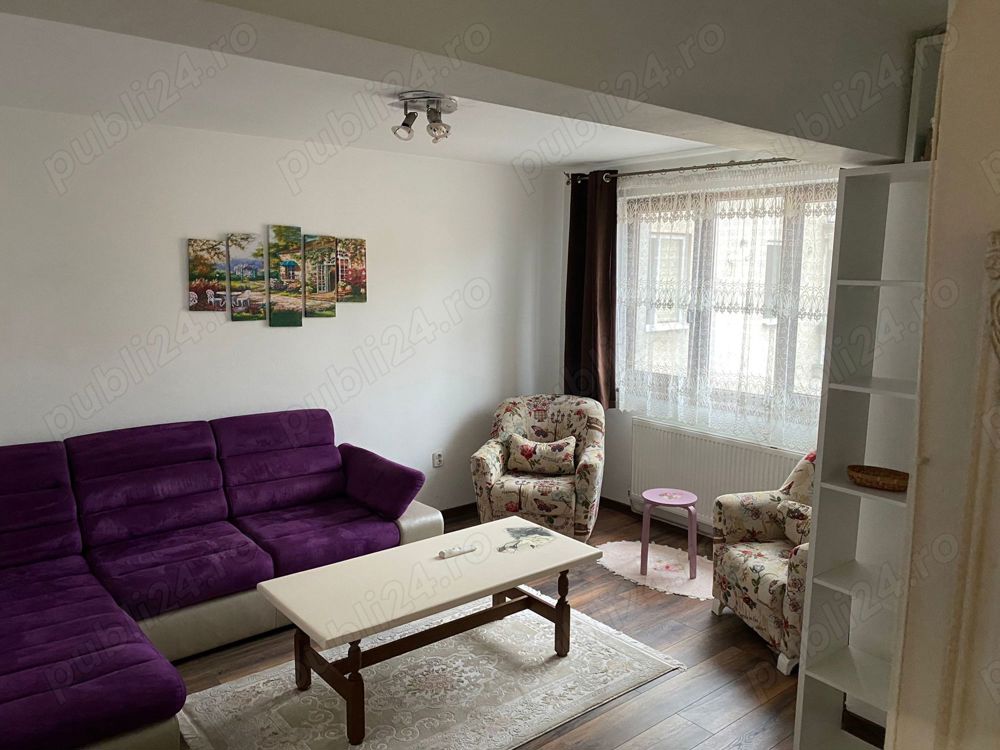 Vând apartament cu 2 camere - strada Traian