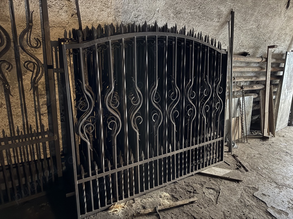 Vand poarta si gard din fier forjat