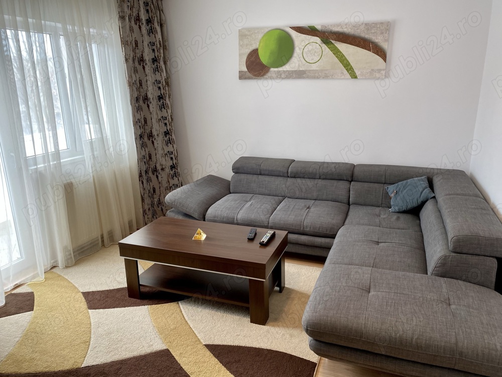 Vând apartament 3 camere, zona Soarelui, decomandat, etaj intermediar