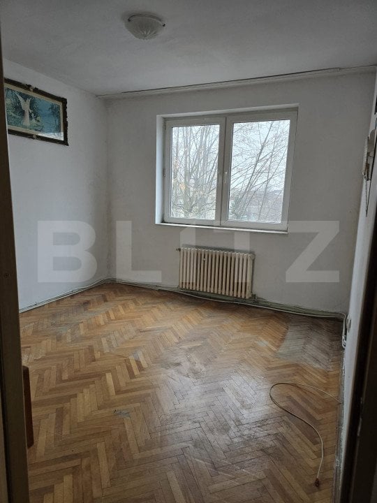 Apartament cu 3 camere, 70 mp, zona Careiului