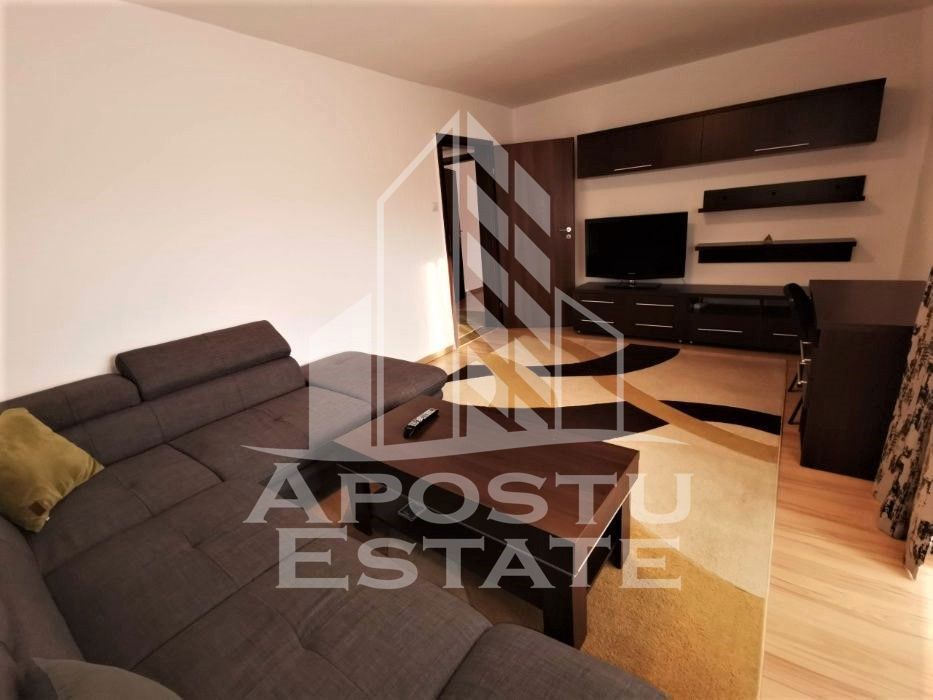 Apartament 3 camere, zona Soarelui, decomandat, etaj intermediar