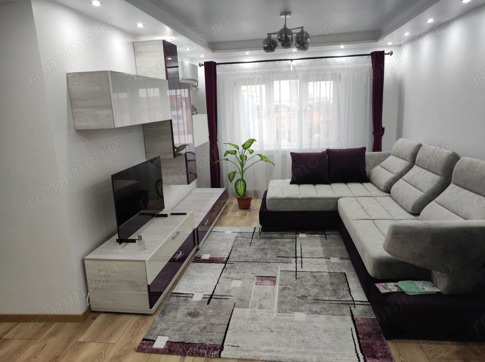 Inchiriez apartament cu 3 camere in Deva, zona Dorobanti, o baie, 2 balcoane, suprafata utila 75 mp,