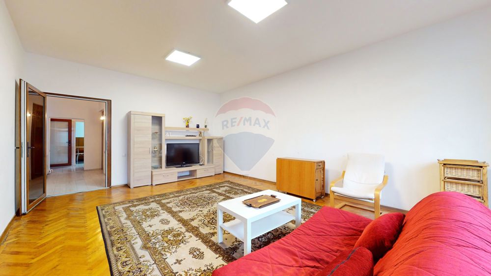 Apartament 3 camere de închiriat | Strada Lunga