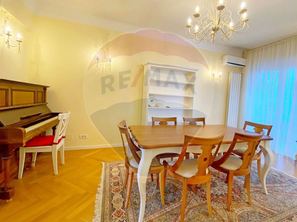 Apartament cu 3 camere în vilă, de închiriat, str. Roma, zona Capitale