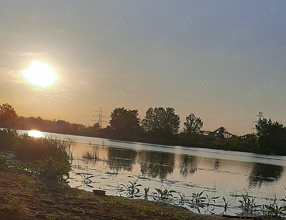 Teren și casa de vacanta