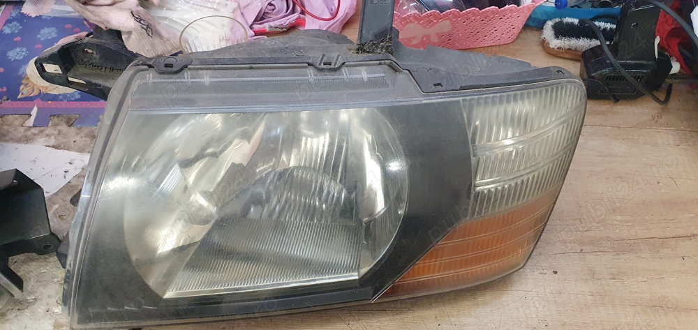 Faruri mitsubishi pajero 3,2 
