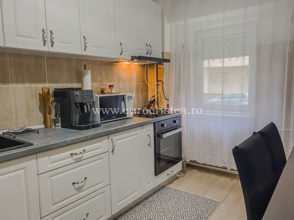 Apartament 2 camere, confort 1 de vânzare în Mangalia , zona: Sens