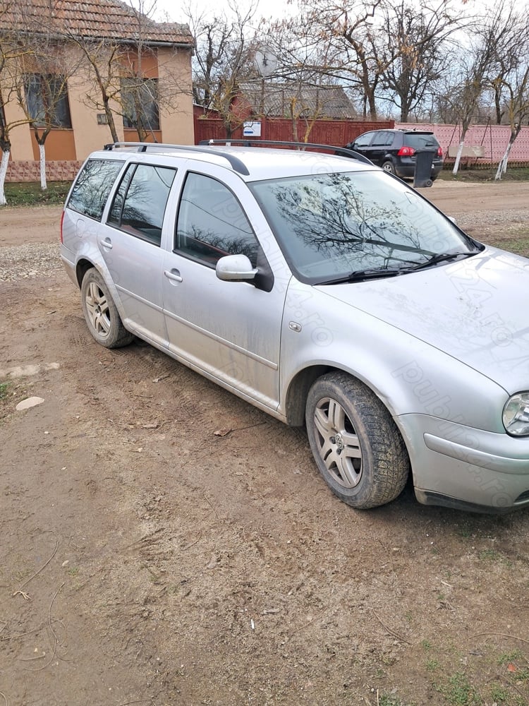 Vând Volkswagen Golf 4 combi